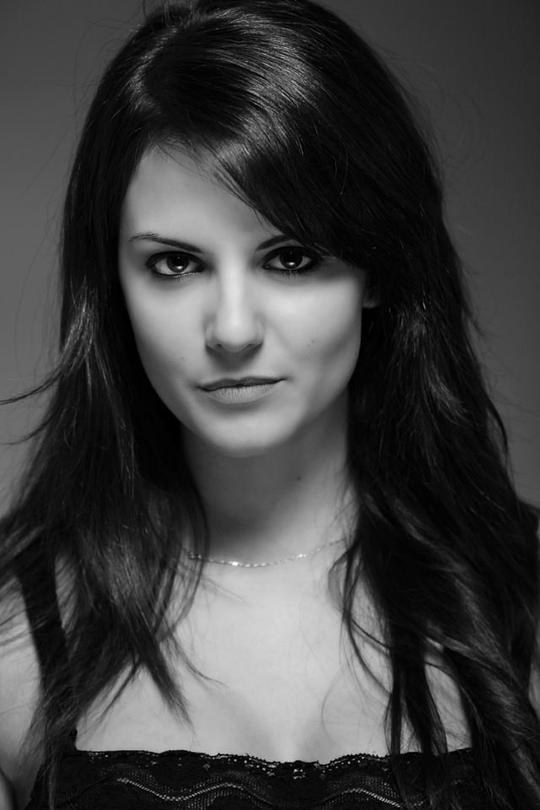 玛丽娜·马修斯头像