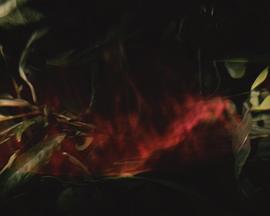 蓝色玻璃模糊的眼睛封面图