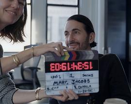 索菲娅拍马克封面图